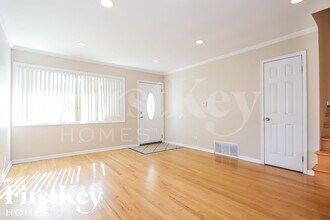 122 E Lincoln Ave in Glendale Heights, IL - Building Photo - Building Photo