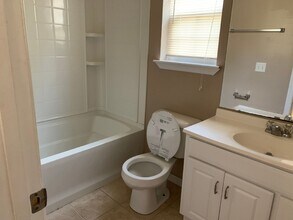 986 Live Oak Dr in Hinesville, GA - Building Photo - Building Photo