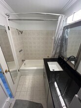 31831 Grand River Ave in Farmington, MI - Foto de edificio - Building Photo