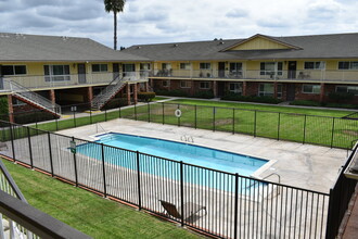 Parkview Apartments in National City, CA - Foto de edificio - Building Photo