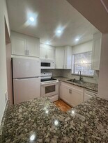 346 Windsor O in West Palm Beach, FL - Building Photo