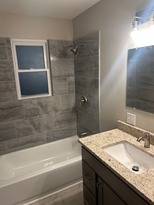 20135 Eureka Rd in Taylor, MI - Foto de edificio - Building Photo