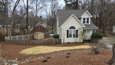 51 W Field St in Pittsboro, NC - Building Photo - Building Photo