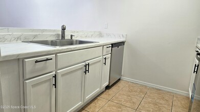 387 Knox McRae Dr in Titusville, FL - Building Photo - Building Photo