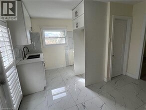 1032 Mud St E in Stoney Creek, ON - Building Photo - Building Photo