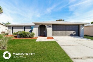 9130 Hunt Club Ln in Port Richey, FL - Building Photo