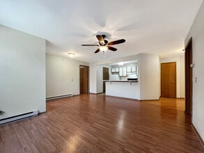 1524 W Sand Bar Ct in Round Lake Beach, IL - Building Photo - Building Photo