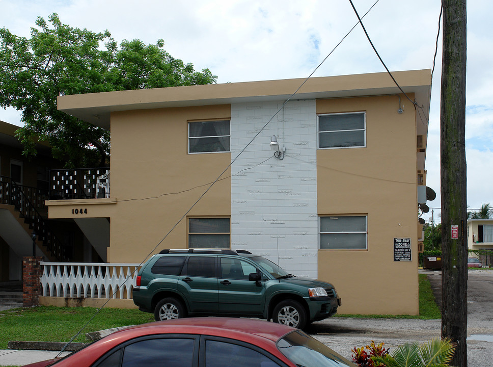 1044 NW 6th St in Miami, FL - Building Photo