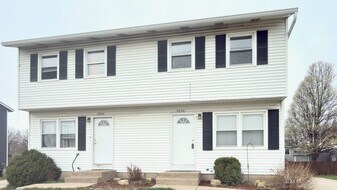 5326 N Division St in Davenport, IA - Building Photo