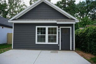 11847 Nelwood St in Willis, TX - Building Photo