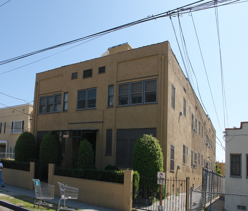 Burns Apartments in Los Angeles, CA - Building Photo