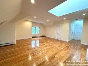 8 Selkirk Rd, Unit 2 in Boston, MA - Building Photo - Building Photo