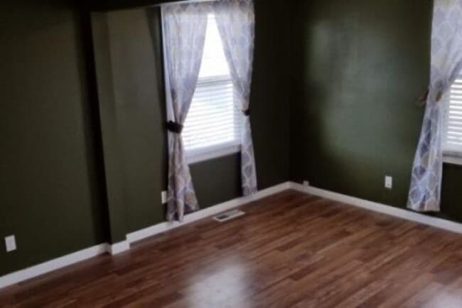 14 Cemetery Rd in Park City, MT - Foto de edificio - Building Photo