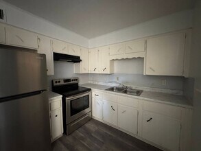 1405 N Gray St in Killeen, TX - Building Photo - Building Photo