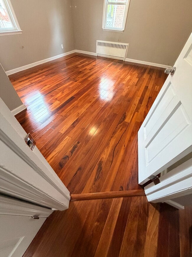 209 Tibbetts Rd, Unit 1 in Yonkers, NY - Building Photo - Building Photo