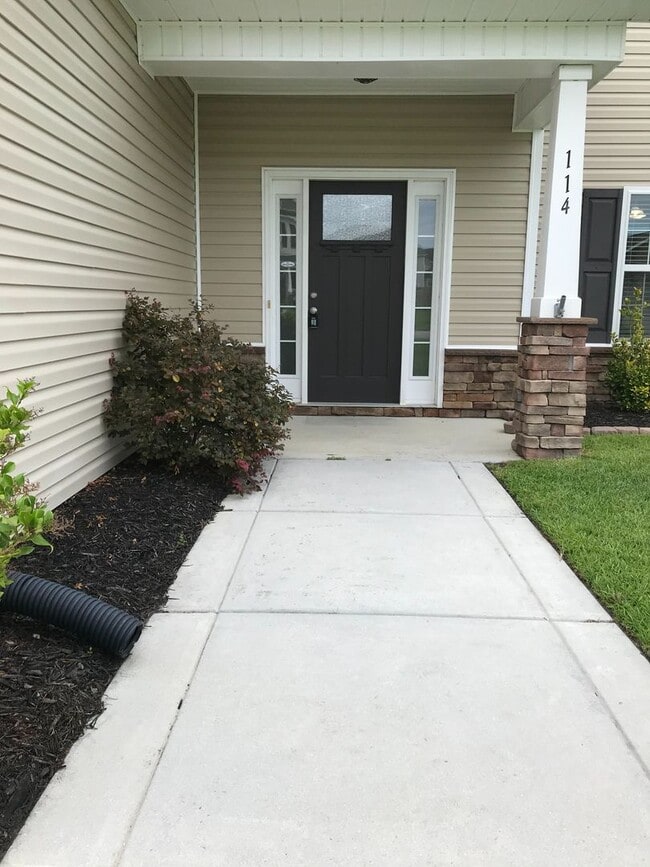 114 Regatta Way in Sneads Ferry, NC - Building Photo - Building Photo