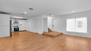 18390 SW 103rd Ct in Miami, FL - Building Photo - Building Photo