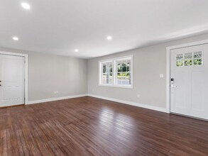 84 Old Lake Shore Rd in Gilford, NH - Building Photo - Building Photo