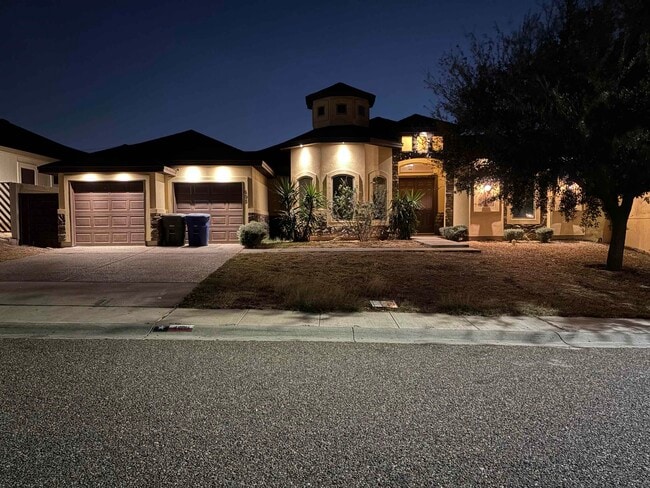 405 Michoacan Loop in Laredo, TX - Building Photo - Building Photo