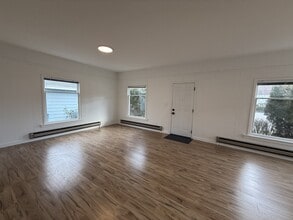 125 E Allen Ave in Chelan, WA - Building Photo - Building Photo