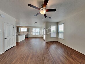 2722 Lillybrook Ln in New Braunfels, TX - Foto de edificio - Building Photo