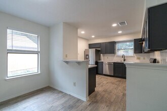 5703 Shreveport Dr in Austin, TX - Building Photo - Building Photo