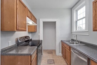 1328 Hampton Dr in Newport News, VA - Building Photo - Building Photo