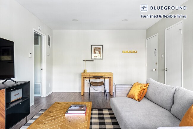 311 S Doheny Dr in Los Angeles, CA - Building Photo - Building Photo