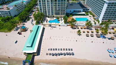 16711 Collins Ave in North Miami Beach, FL - Building Photo - Building Photo