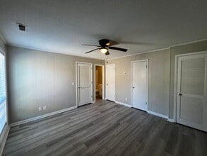 5874-F Century Oaks Dr in Fayetteville, NC - Building Photo - Building Photo