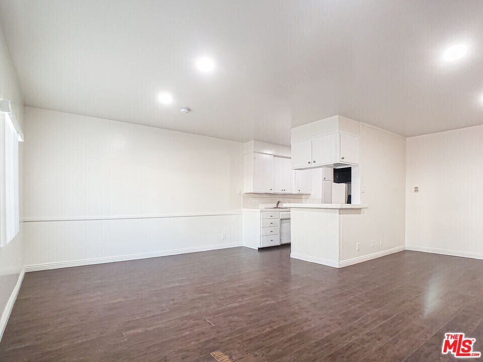453 N Kingsley Dr in Los Angeles, CA - Building Photo