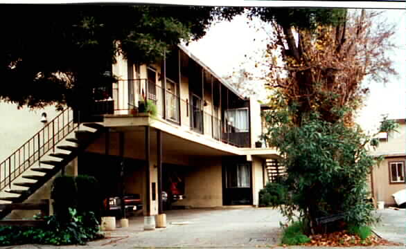 430 Cedar St in Redwood City, CA - Foto de edificio - Building Photo