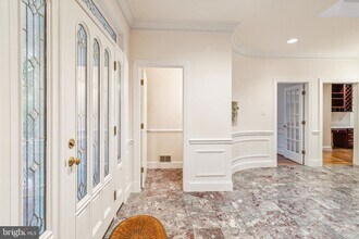 2527 Hunter Mill Rd in Oakton, VA - Building Photo - Building Photo