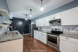 3159 E Washington St in Indianapolis, IN - Building Photo - Building Photo