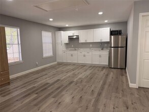 6846 Hertford Park Dr in Houston, TX - Building Photo - Building Photo