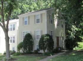 1650 Heritage Hill Dr in Richmond, VA - Building Photo