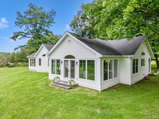 property at 238 Pumpkin Ln