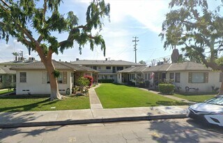 2500 Drake St in Bakersfield, CA - Building Photo