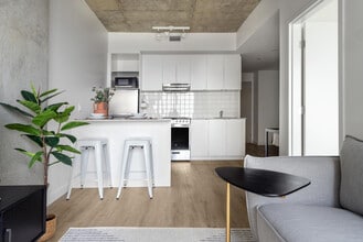 1555 Boul. René-Lévesque O in Montréal, QC - Building Photo - Building Photo
