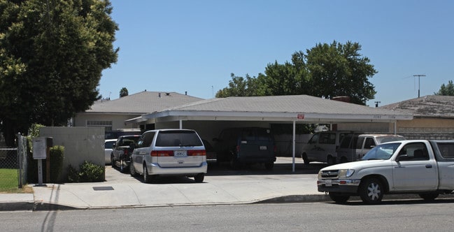 11102-11104 Lambert Ave in El Monte, CA - Foto de edificio - Building Photo