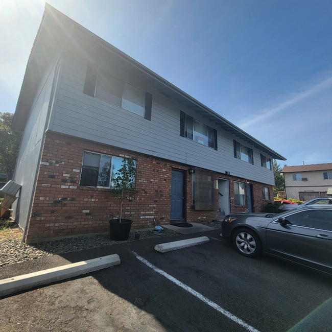 property at 1043 Lookingglass Rd