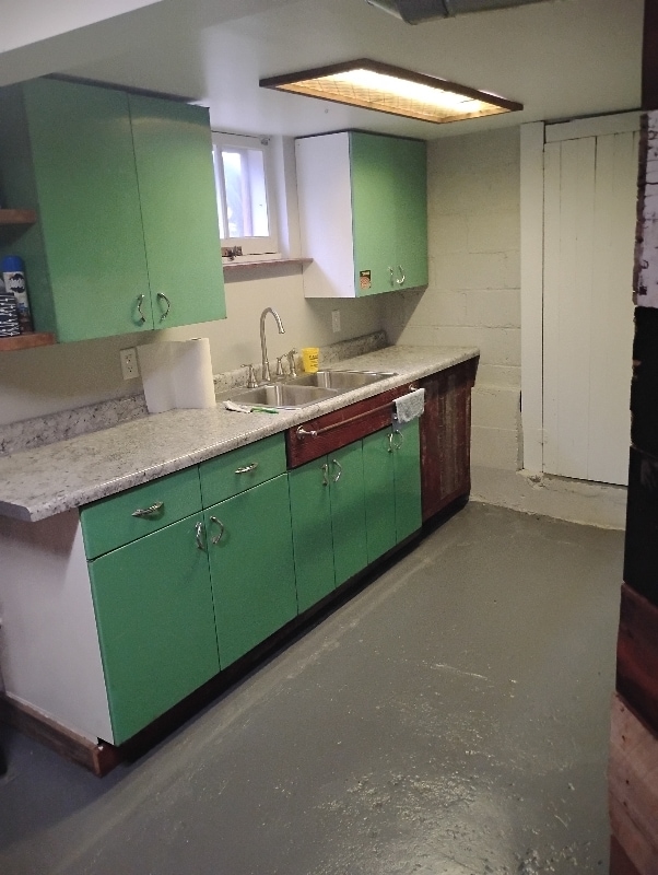 807 E 14 Mile Rd in Clawson, MI - Foto de edificio - Building Photo