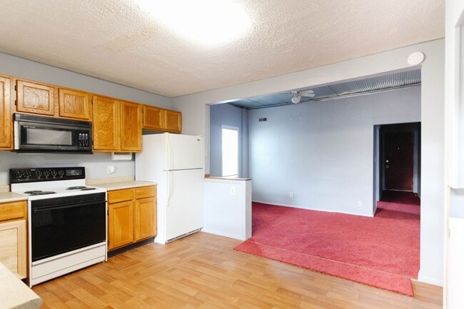 2405 W Jackson St