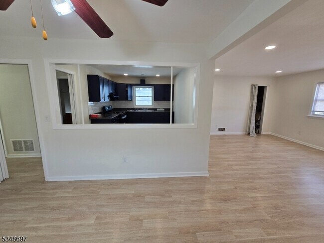 67 Lindsley Ave in Irvington, NJ - Building Photo - Building Photo