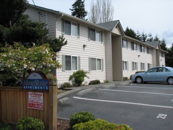 1908 W Casino Rd in Everett, WA - Foto de edificio