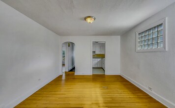 99 Bedford St, Unit 2nd Floor Apt in Forty Fort, PA - Foto de edificio - Building Photo