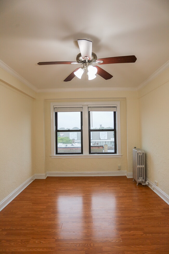6233 N Winthrop Ave, Unit #613