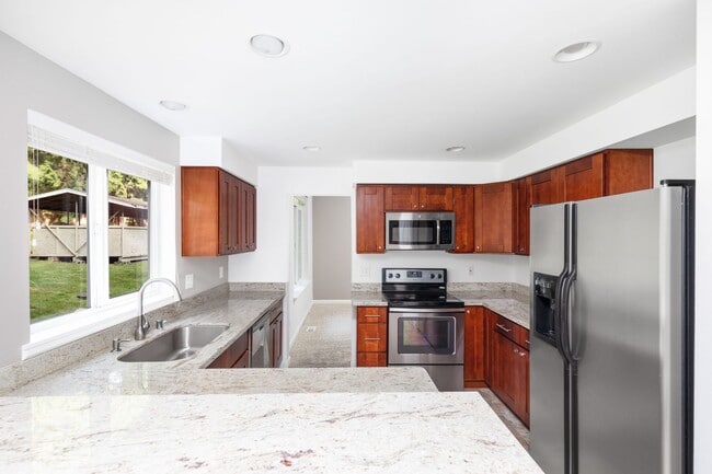 13250 235th Pl SE in Issaquah, WA - Building Photo - Building Photo