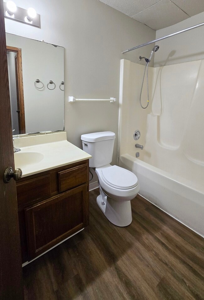 Northwoods Apartments in Milwaukee, WI - Building Photo - Building Photo