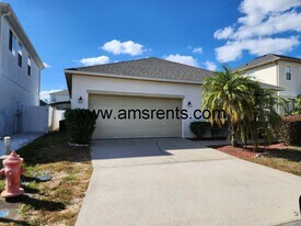 127 Forest View Ct in Davenport, FL - Building Photo